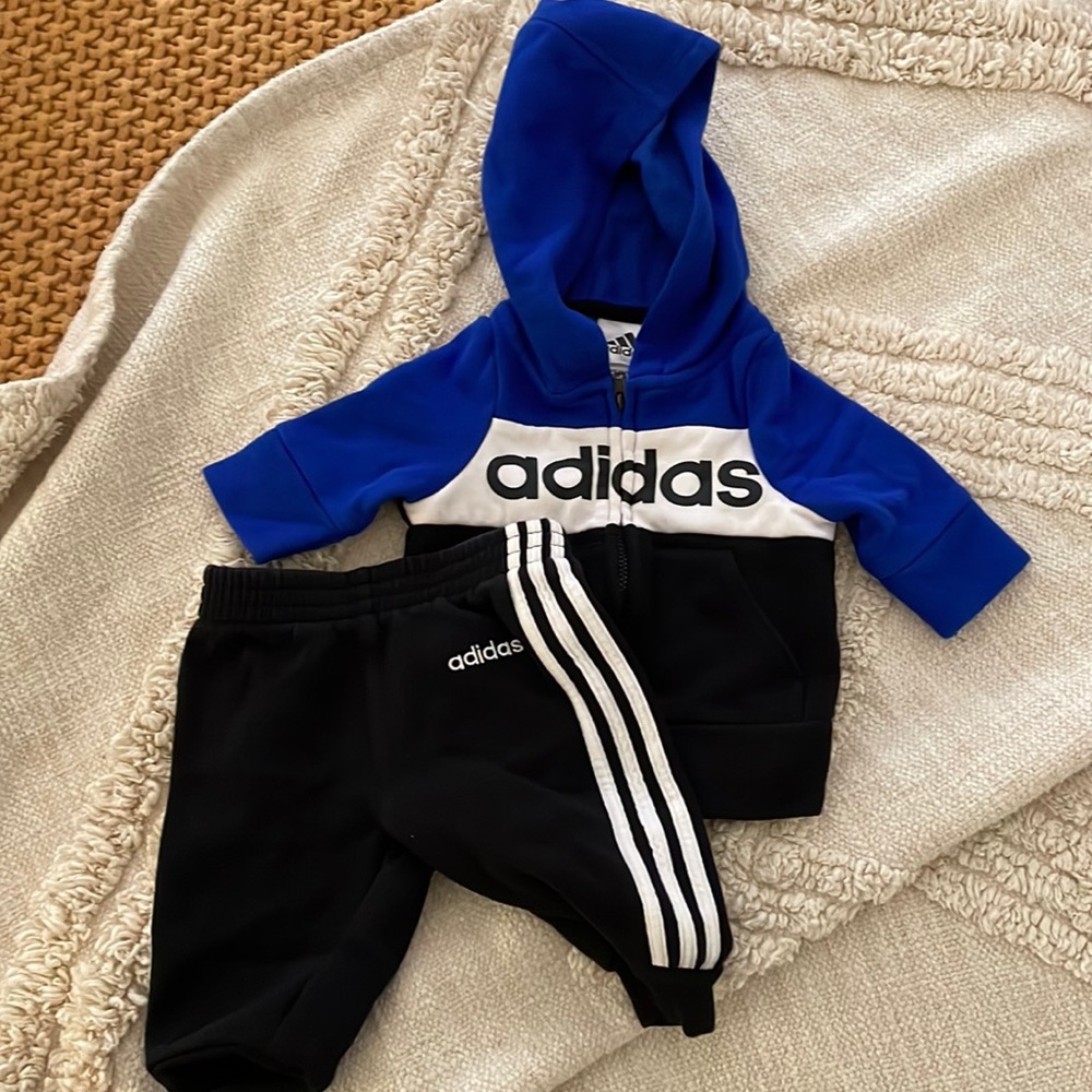Adidas sweatsuit